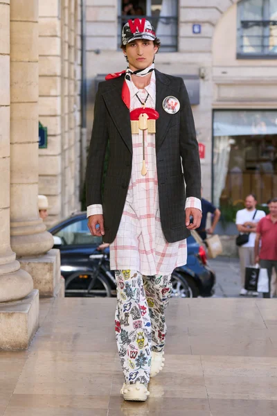 Look 4